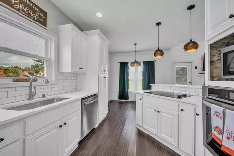Kitchen - 835 Hicks Rd, Dickson, TN 37055 photo 2 of 2