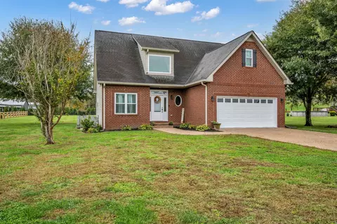 Exterior - 835 Hicks Rd, Dickson, TN 37055 photo 2 of 4