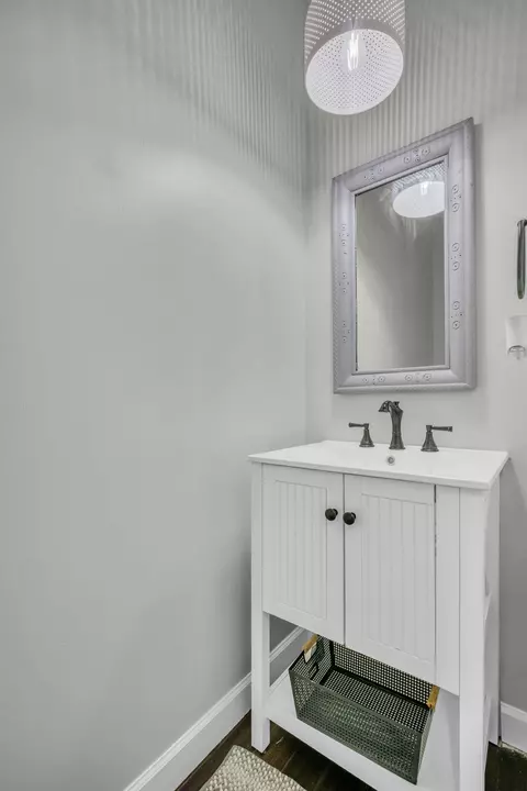 Bath - 835 Hicks Rd, Dickson, TN 37055 photo 1 of 4