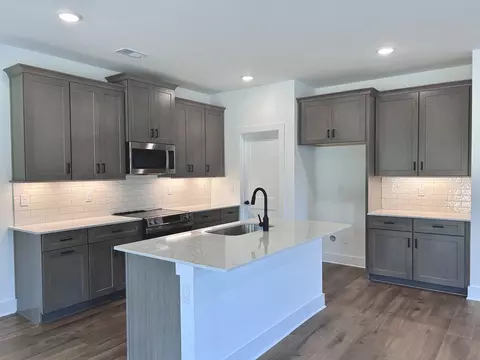 505 Canal Cir W, Nashville, TN 37214