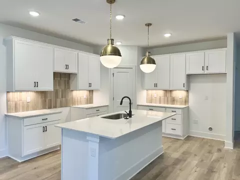529 Canal Cir, Nashville, TN 37214