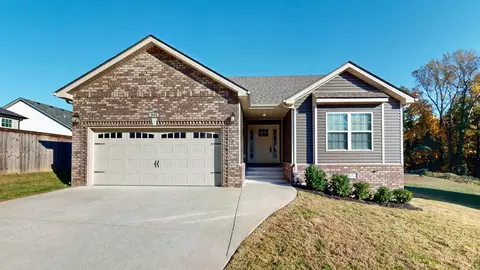 832 Lutz Ln, Clarksville, TN 37042