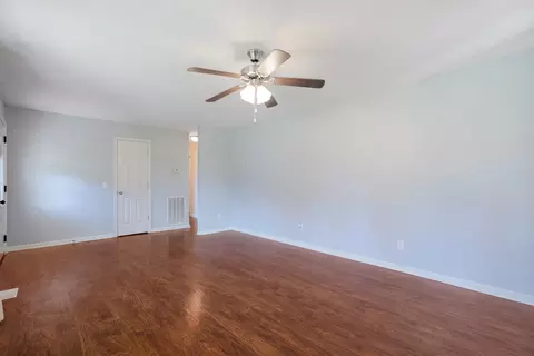 Living - 5433 Marion Rd, Cunningham, TN 37052 photo 3 of 4