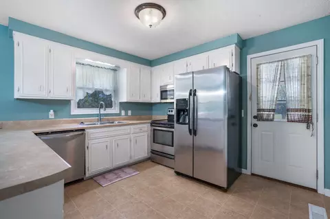 Kitchen - 5433 Marion Rd, Cunningham, TN 37052 photo 2 of 2