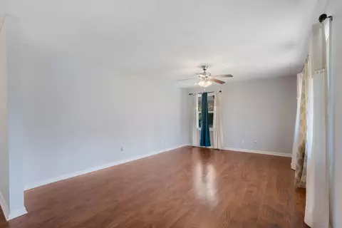 Living - 5433 Marion Rd, Cunningham, TN 37052 photo 2 of 4