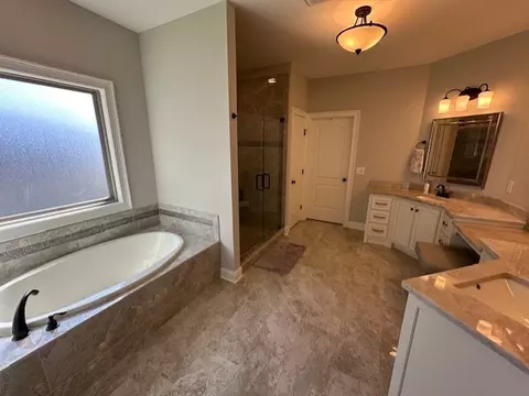 Bath - 329 Cayce Dr, Springfield, TN 37172 photo 4 of 10