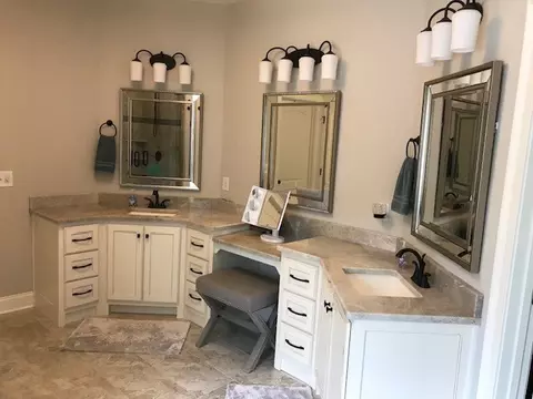 Bath - 329 Cayce Dr, Springfield, TN 37172 photo 2 of 10