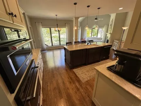 Kitchen - 329 Cayce Dr, Springfield, TN 37172 photo 5 of 9