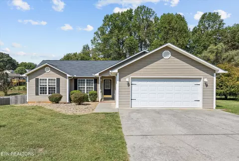921 Jasmine Ln, Maryville, TN 37801