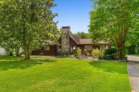313 N Tibbs Rd, Dalton, GA 30720