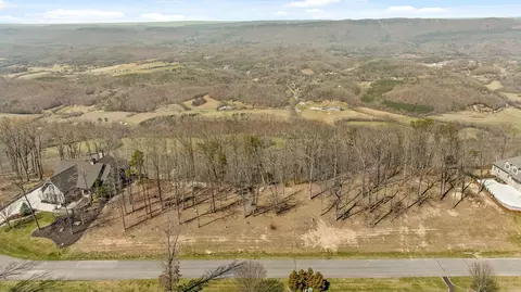 83 Brow Wood Ln, Lookout Mountain, GA 30750