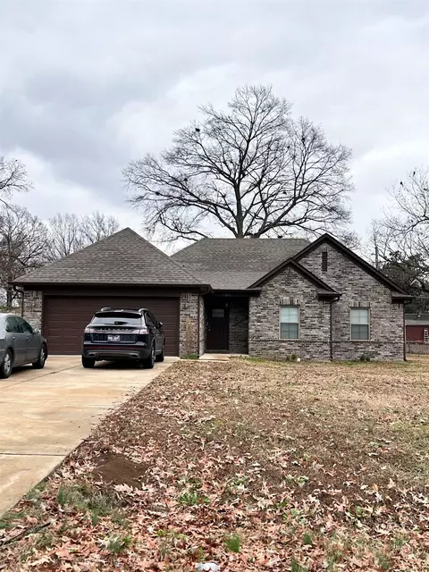 5282 Loch Lomond Dr, Memphis, TN 38116