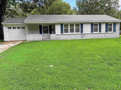 1572 Sea Isle Rd, Memphis, TN 38117