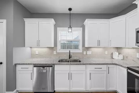 Kitchen - 4331 Memory Ln, Adams, TN 37010 photo 3 of 3