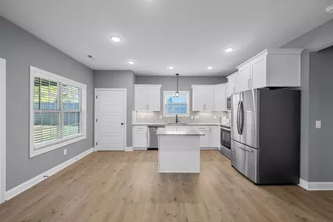 Kitchen - 4331 Memory Ln, Adams, TN 37010 photo 2 of 3
