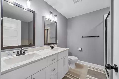 Bath - 4331 Memory Ln, Adams, TN 37010 photo 2 of 5