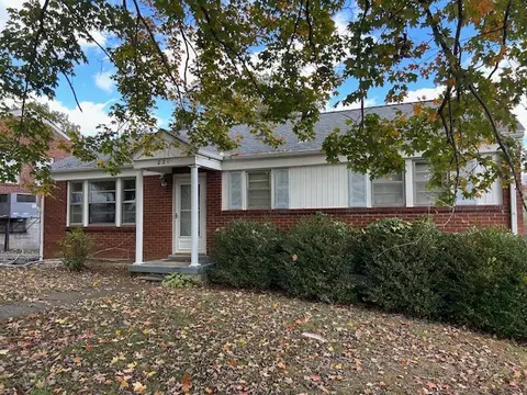 221 Clearview Dr, Clarksville, TN 37043