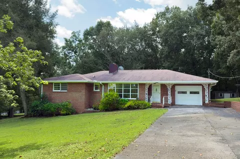10050 Forest Dr, Ooltewah, TN 37363