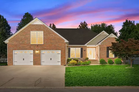 98 Gallant Ct, Clarksville, TN 37043