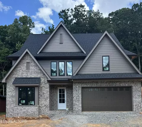 1678 Misty Lake Dr, Knoxville, TN 37932