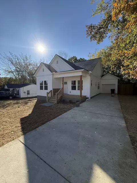 910 17th Ave E, Springfield, TN 37172