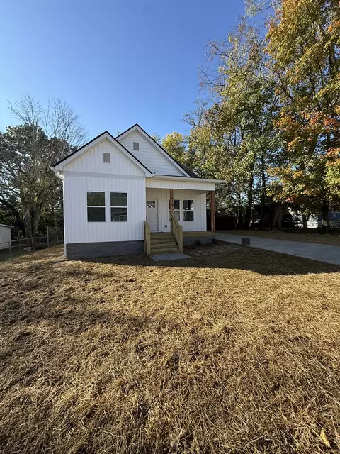 910 17th Ave E, Springfield, TN 37172 photo 2