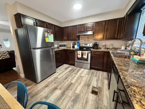 Kitchen - 333 Main St, Dover, TN 37058 photo 4 of 4