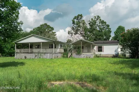 8620 Vandever Rd, Crossville, TN 38572