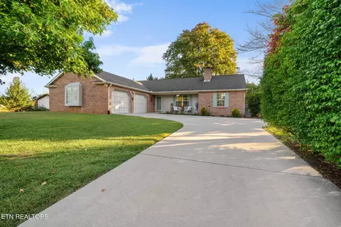 914 Kensington Blvd, Maryville, TN 37803