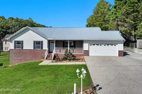 119 Aspen Ln, Oliver Springs, TN 37840