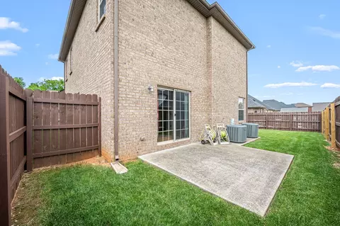 Exterior - 2816 Lightning Bug Dr, Murfreesboro, TN 37129 photo 2 of 5