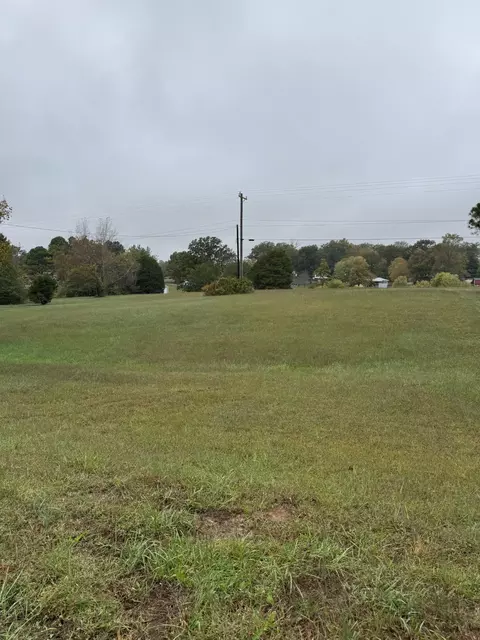 111 Crestview Ln, Cadiz, KY 42211
