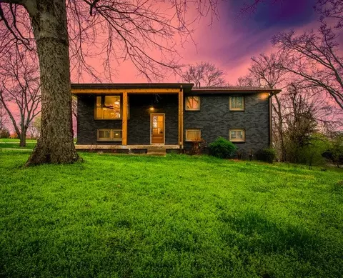127 Veebelt Dr, Hendersonville, TN 37075