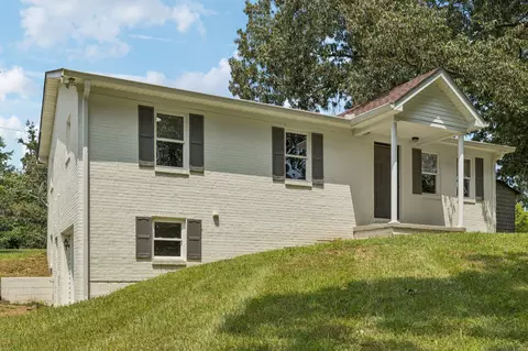 Exterior - 2585 Pow Rd, Baxter, TN 38544 photo 6 of 10