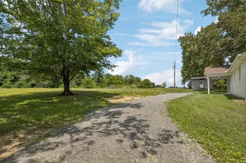 Exterior - 2585 Pow Rd, Baxter, TN 38544 photo 4 of 10