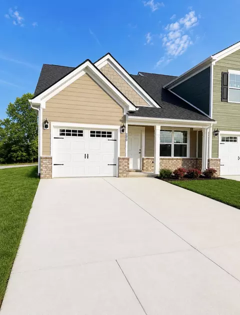 270 Selesia Ln, Pleasant View, TN 37146