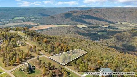 725 Sunset Cir, Jasper, TN 37347
