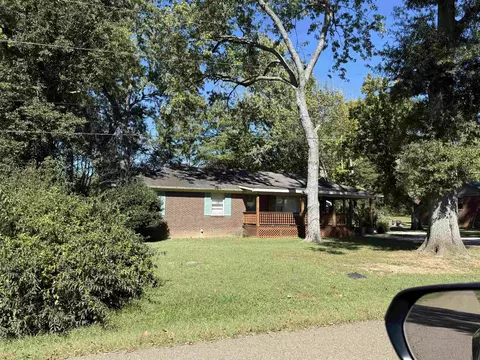 105 Hill Dr, Mason, TN 38068