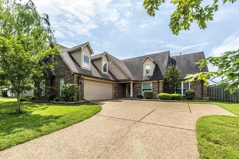 65 Caitlyn Geneva Cv, Oakland, TN 38060