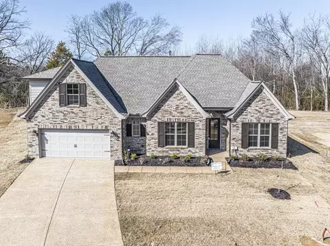 210 Oakland Ridge Cv, Oakland, TN 38060