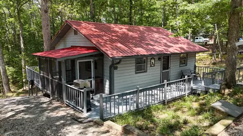 220 Trail Ln, Savannah, TN 38372