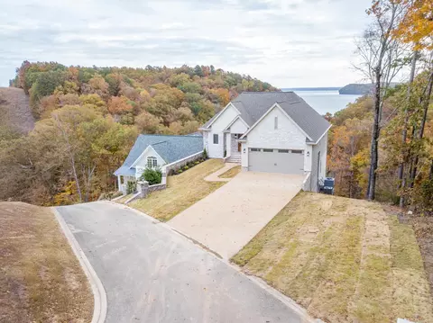135 Stonehill Loop, Savannah, TN 38372