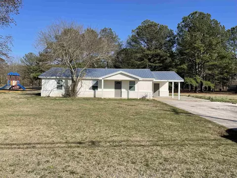 22 Washington St, Burnsville, MS 38833