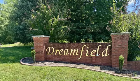 1492 Dreamfield Dr, Soddy Daisy, TN 37379