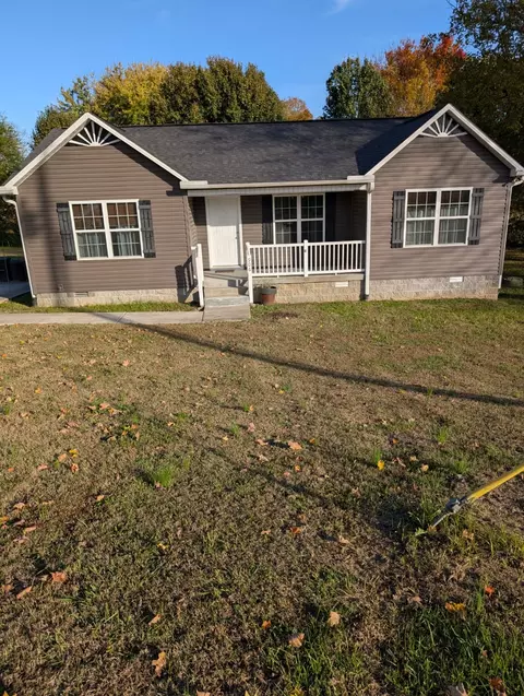 Exterior - 906 Hershell St, Burns, TN 37029 photo 2 of 6