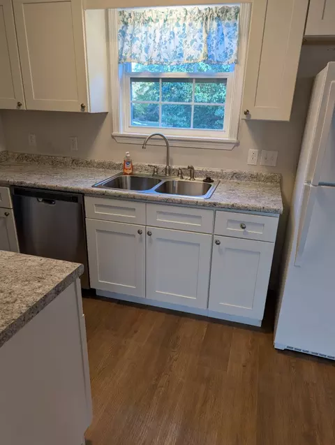 Kitchen - 906 Hershell St, Burns, TN 37029 photo 3 of 3