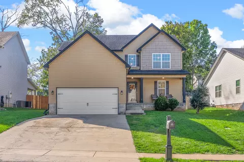 418 Leslie Wood Dr, Clarksville, TN 37040