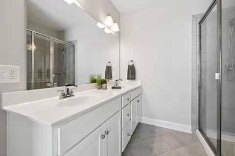 Bath - 4011 John Marsh Rd, Spring Hill, TN 37174 photo 2 of 3