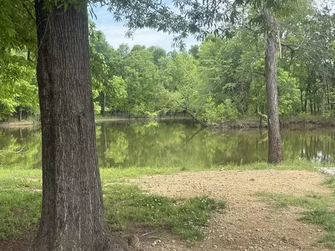 181 Mallard Dr, Clifton, TN 38425