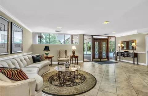 1414 Continental Dr #302, Chattanooga, TN 37405